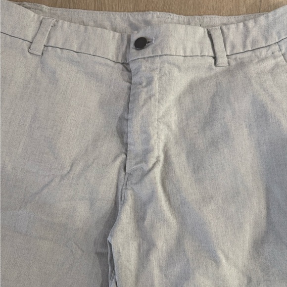 Men’s Lululemon Commission Classic Shorts, Light Gray, Size 33 - Picture 2 of 12